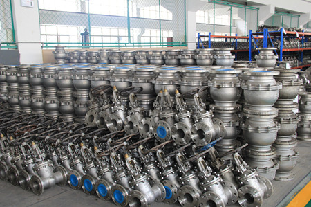 公众可以信函或请到永嘉县电业大楼政务服务中心二楼环保审批服务科提出有关意见和建议