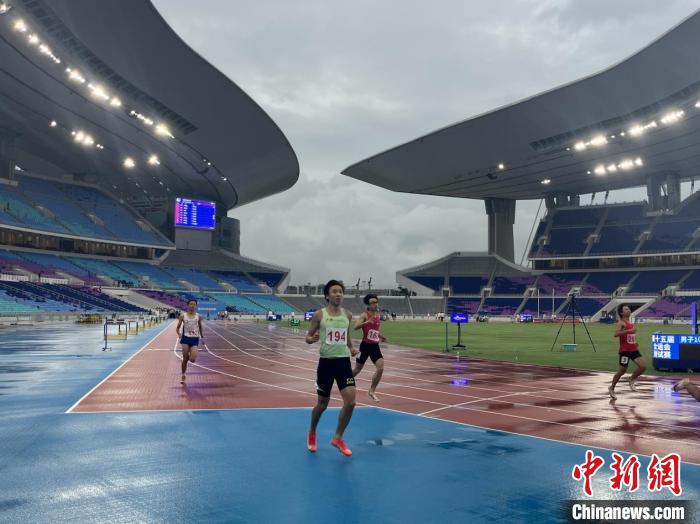 十五运会田径测试赛广东奥体中心开赛 梁小静