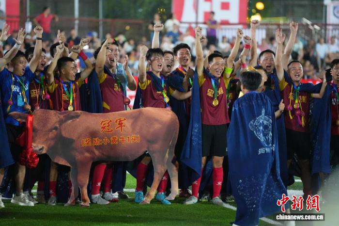 忠诚村足球队点球大战力克龙泉井村夺冠，村超