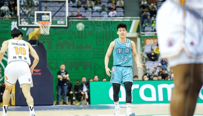 林葳或加盟上海大鲨鱼队？AI合成图暗藏转会传闻