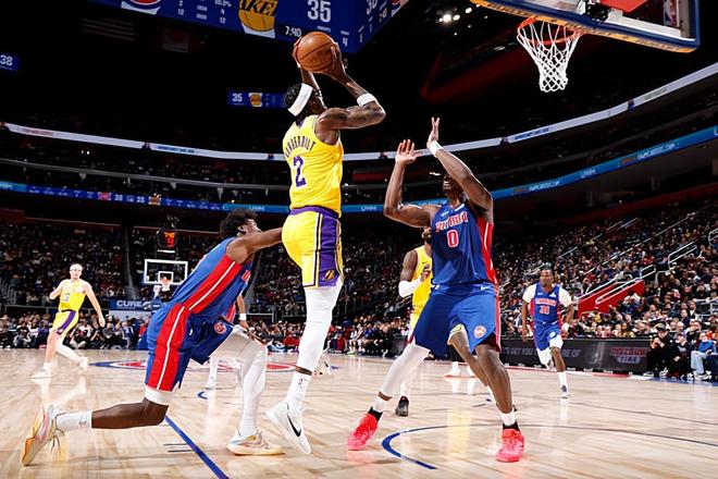 活塞力克湖人终结湖人九连胜 范德比尔特表现引